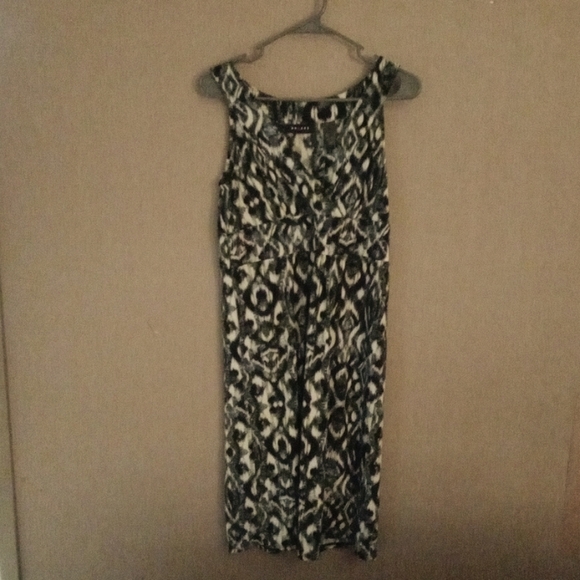 Dress - Picture 1 of 4